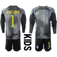 Koszulka piłkarska Brazylia Alisson Becker #1 Bramkarska Strój Domowy dla dzieci MŚ 2022 tanio Długi Rękaw (+ Krótkie spodenki)